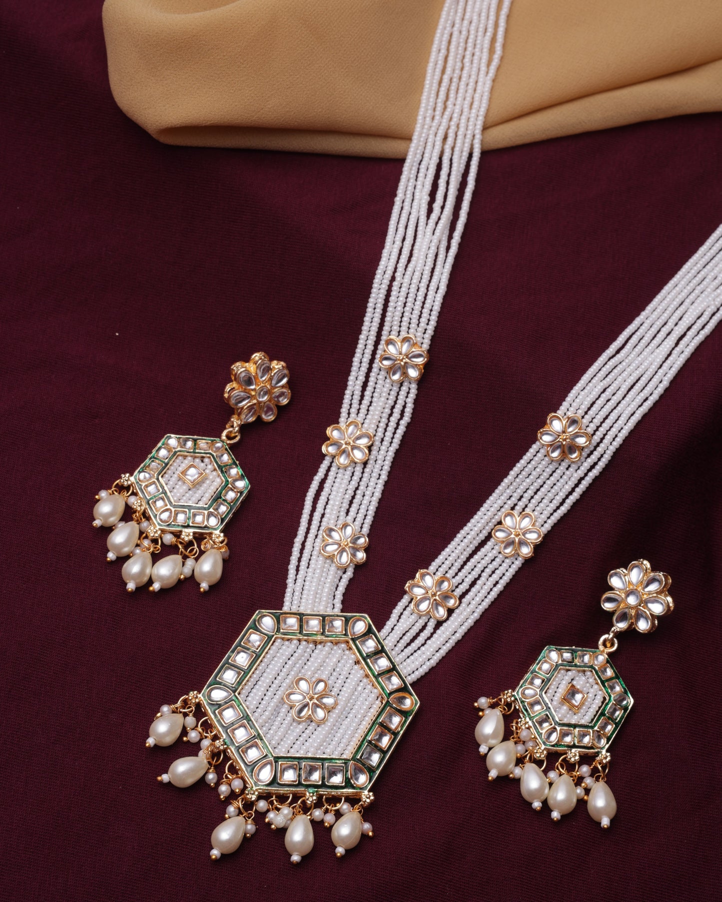 Meherbaan Pearl Necklace Set