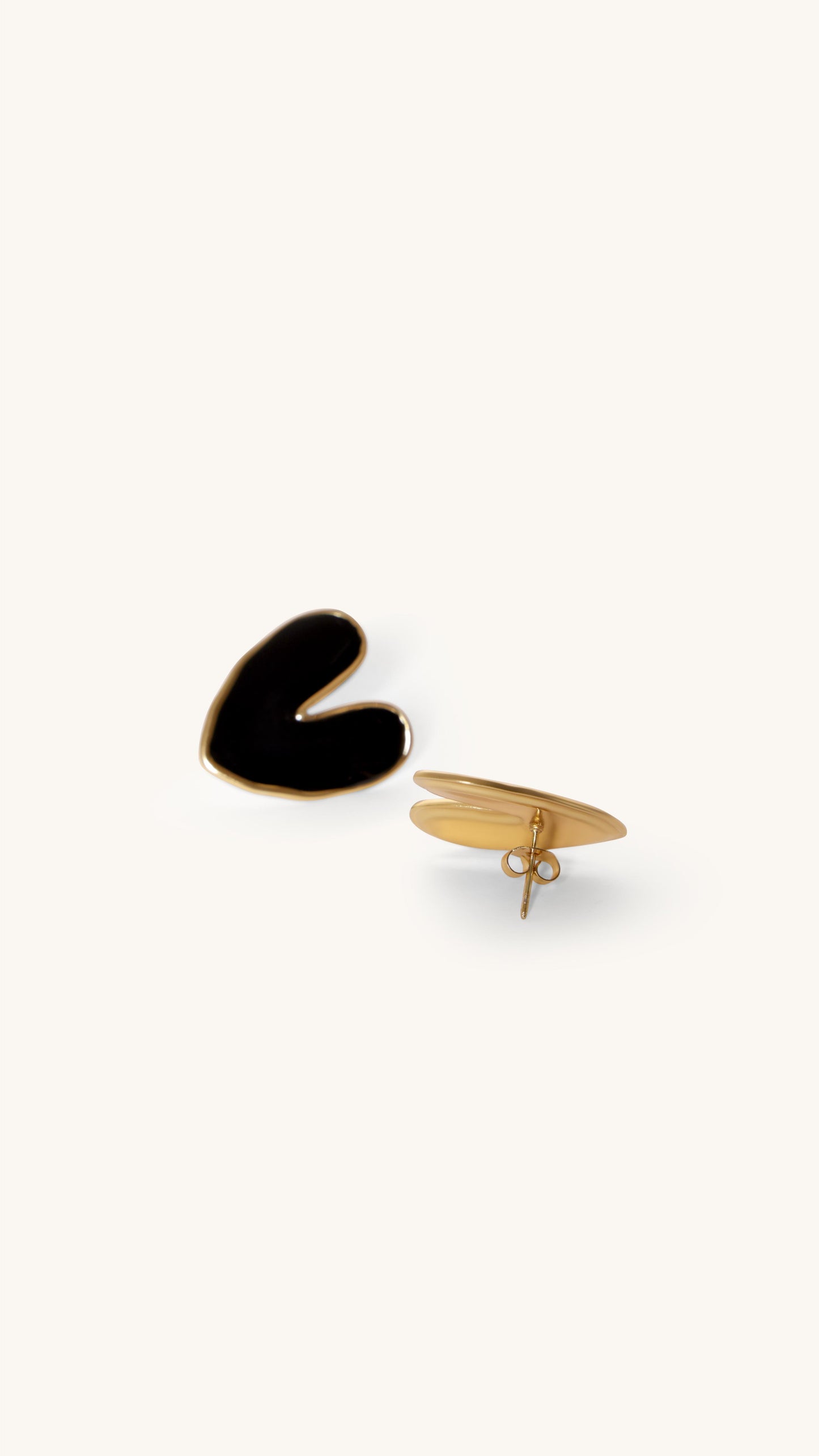 Lovecapsule Earrings Black