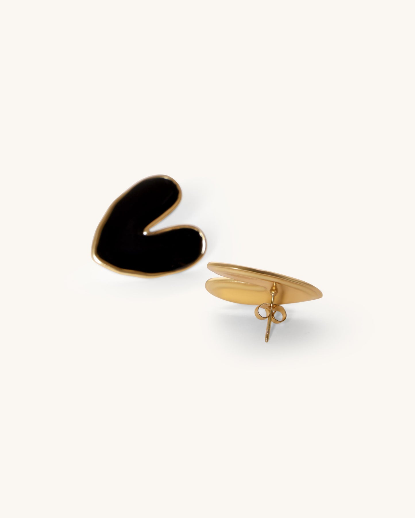Lovecapsule Earrings Black