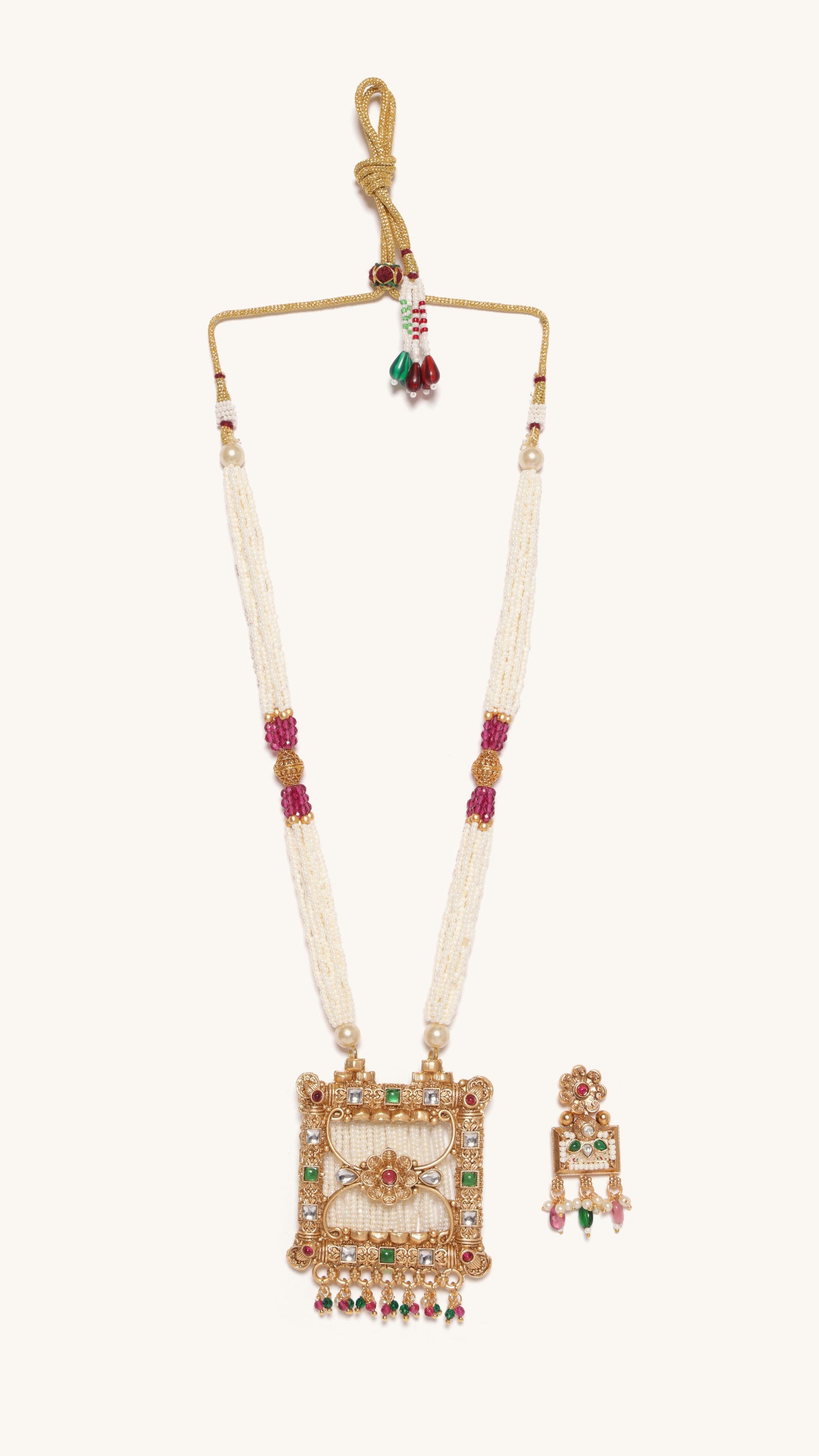 Pearls of grace. Polki of grandeur.