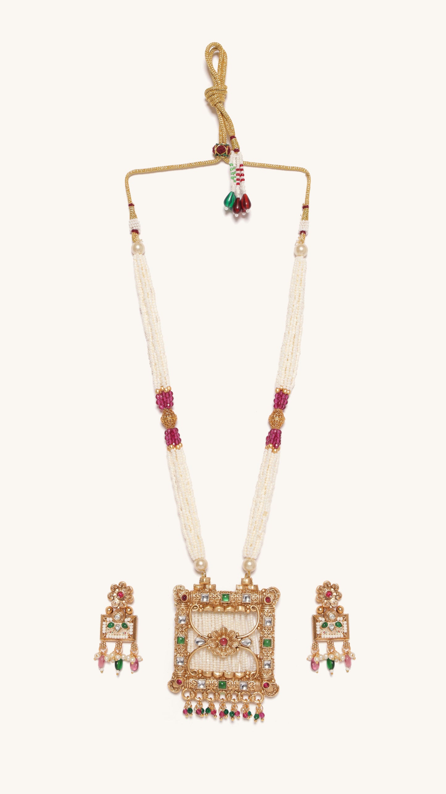 Pearls of grace. Polki of grandeur.