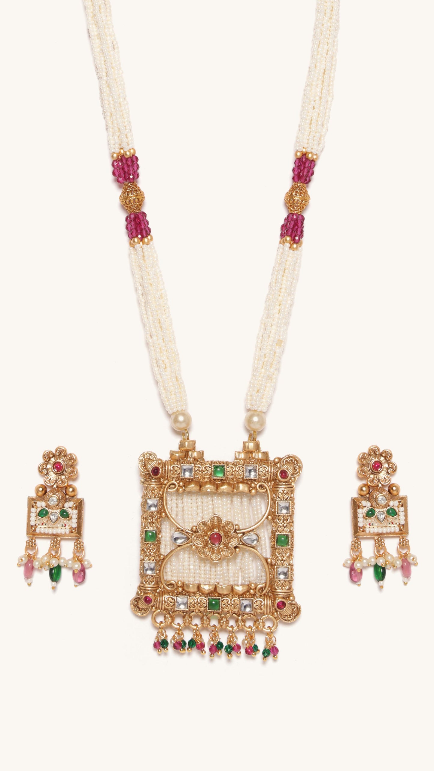 Pearls of grace. Polki of grandeur.