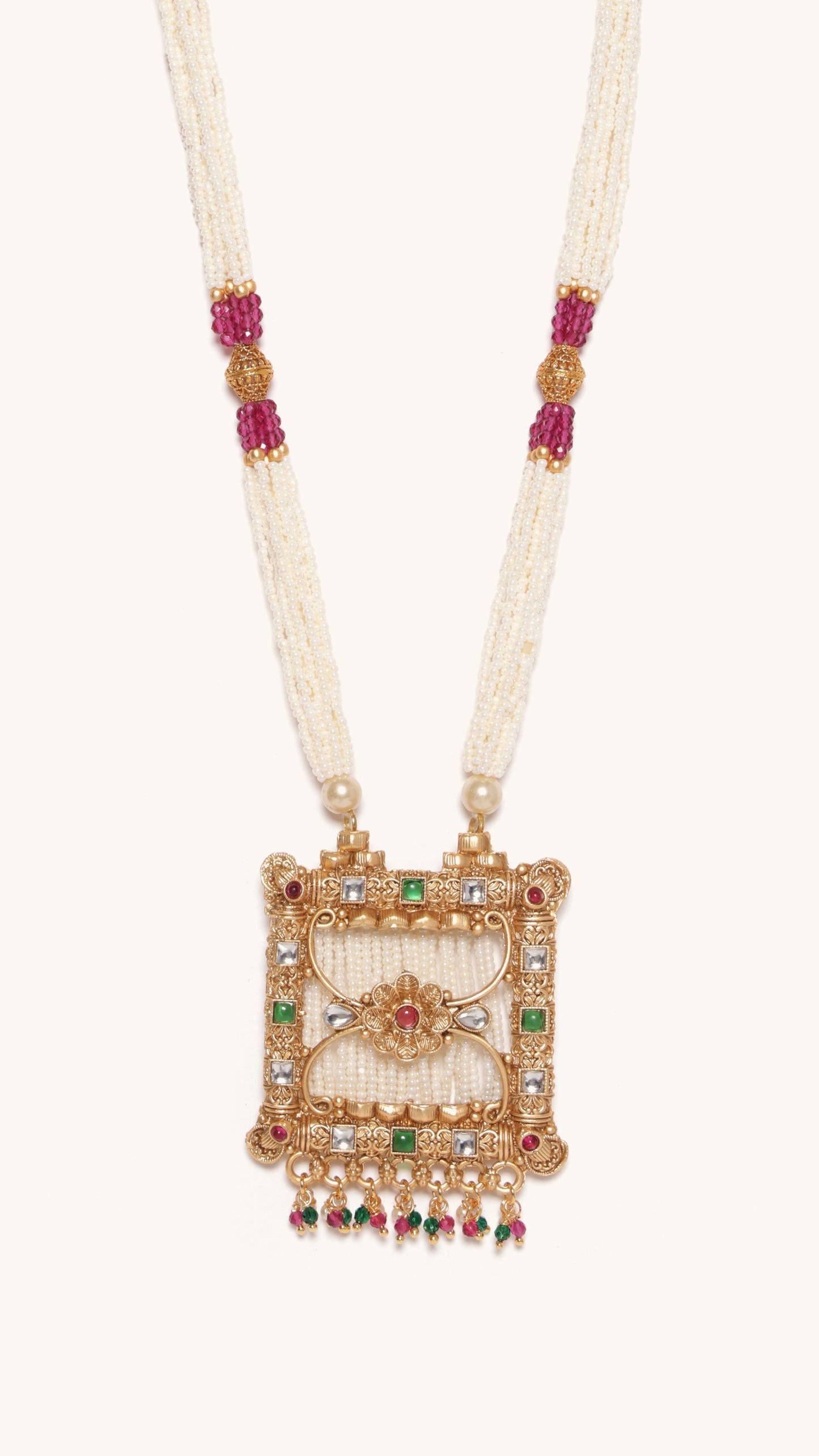 Pearls of grace. Polki of grandeur.