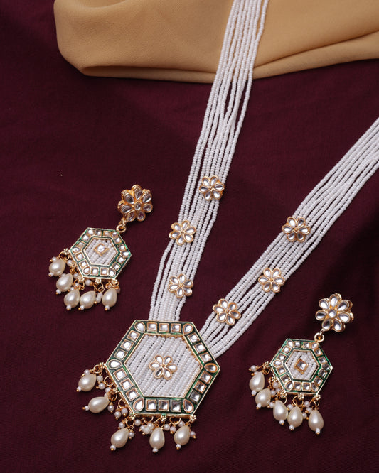 Meherbaan Pearl Necklace Set